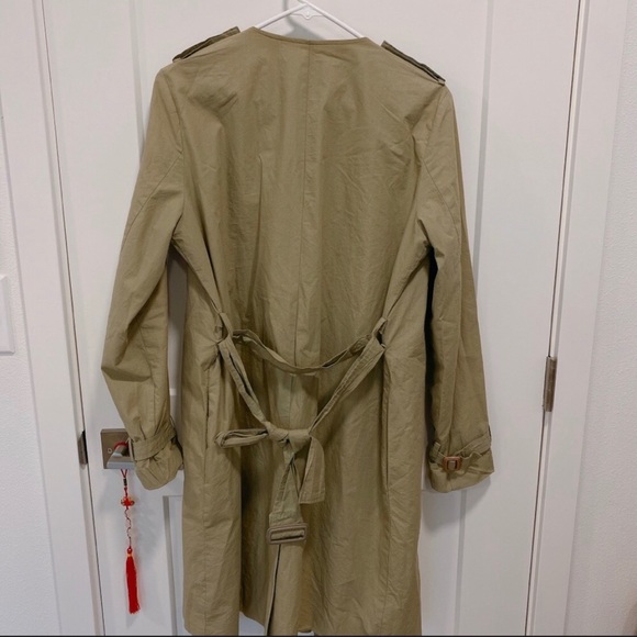Green Trench coat - Picture 2 of 3